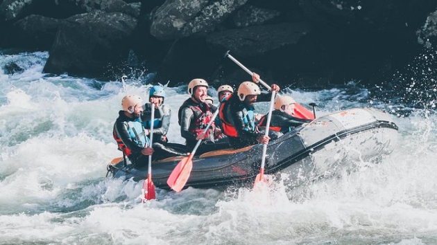 activités evjf nautique à porto le rafting