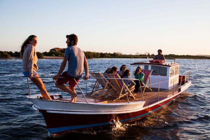 balade en chaland pour un evjf arcachon