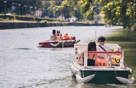 idées-evjf-strasbourg-balade-en-bateau-moteur-à-strasbourg