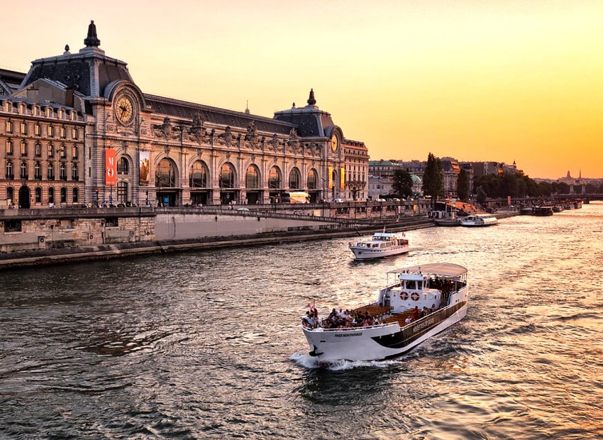 meilleures-idées-evjf-Paris-sortie-en-Bateau-Paris