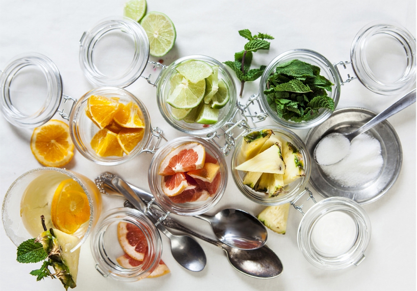 ingredients fruits cocktails bocaux en verre