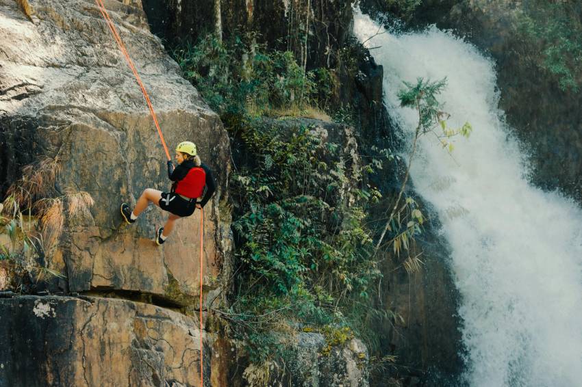 faire de la via ferrata pour un evjf a montpellier